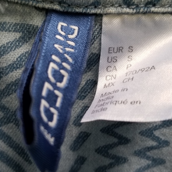 Men's Graphic Button Down Short Sleeve Shirt - Picture 5 of 6